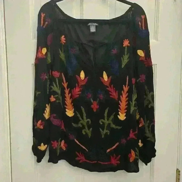 Chelsea & Theodore Tops - chelsea theodore Women's Embroided BlouseSize S-oversize